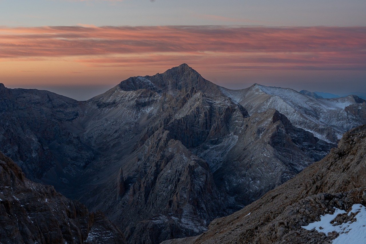 龙腾传世:港股哪个平台开户比较划算