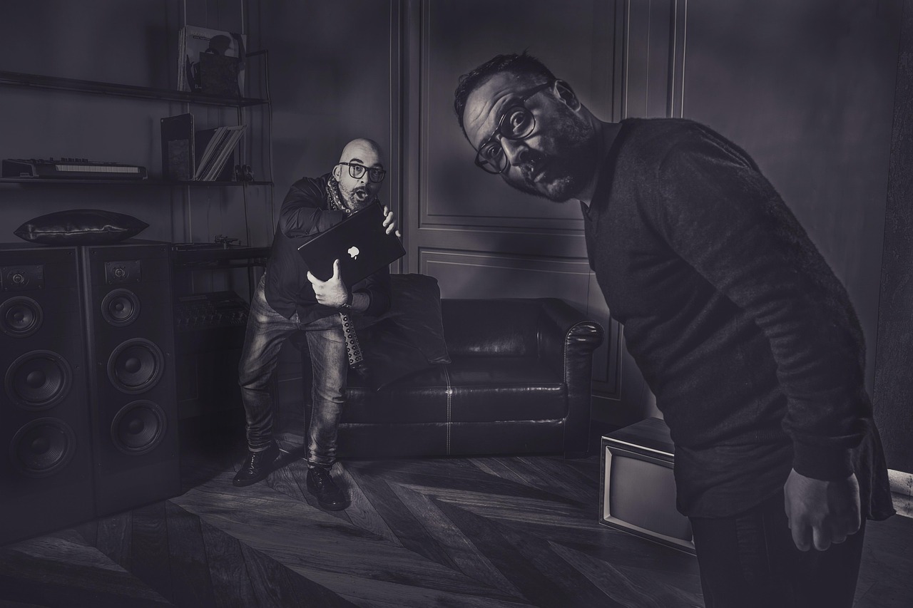 贴吧实名账号：短信中如何添加网址