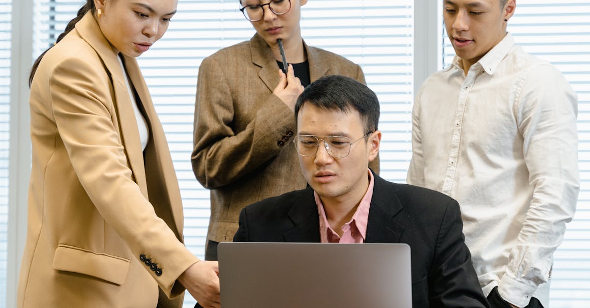 兔子ip实名账号：短信与社交媒体之间的比较，哪一个更有效？